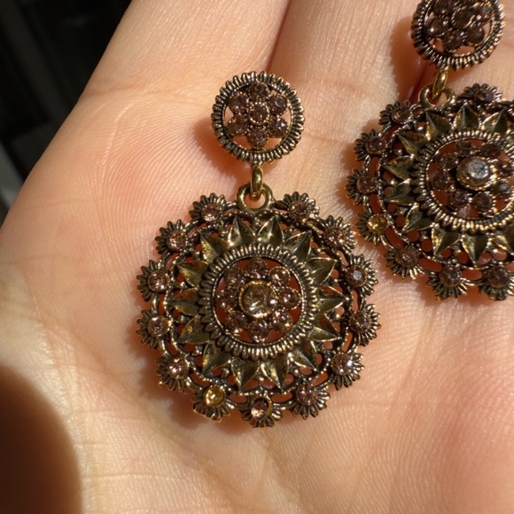 Vintage Gold Floral Earrings – Antique Statement Boho Jewelry - Picture 6 of 8